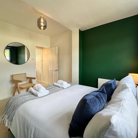Charming Central Windsor 2 Bed Cottage Free Residents Parking And Private Garden Legoland Ascot Windsor Castle Thorpe Park Heathrow Airport Luaran gambar