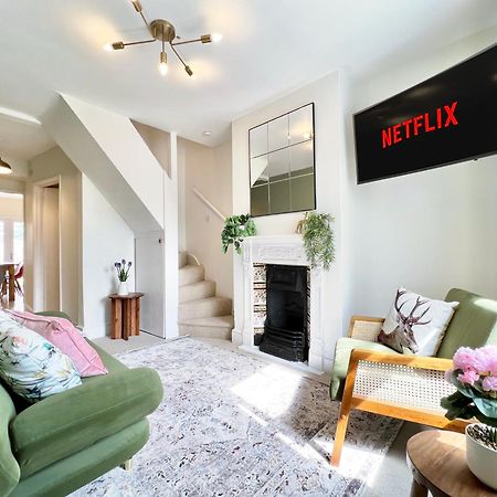 Charming Central Windsor 2 Bed Cottage Free Residents Parking And Private Garden Legoland Ascot Windsor Castle Thorpe Park Heathrow Airport Luaran gambar