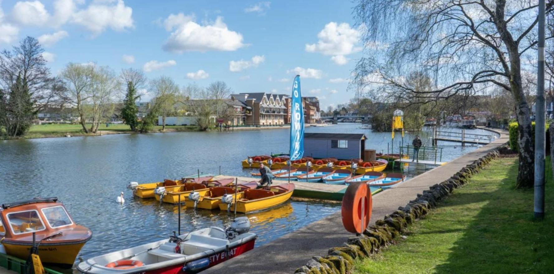 Charming Central Windsor 2 Bed Cottage Free Residents Parking And Private Garden Legoland Ascot Windsor Castle Thorpe Park Heathrow Airport Luaran gambar