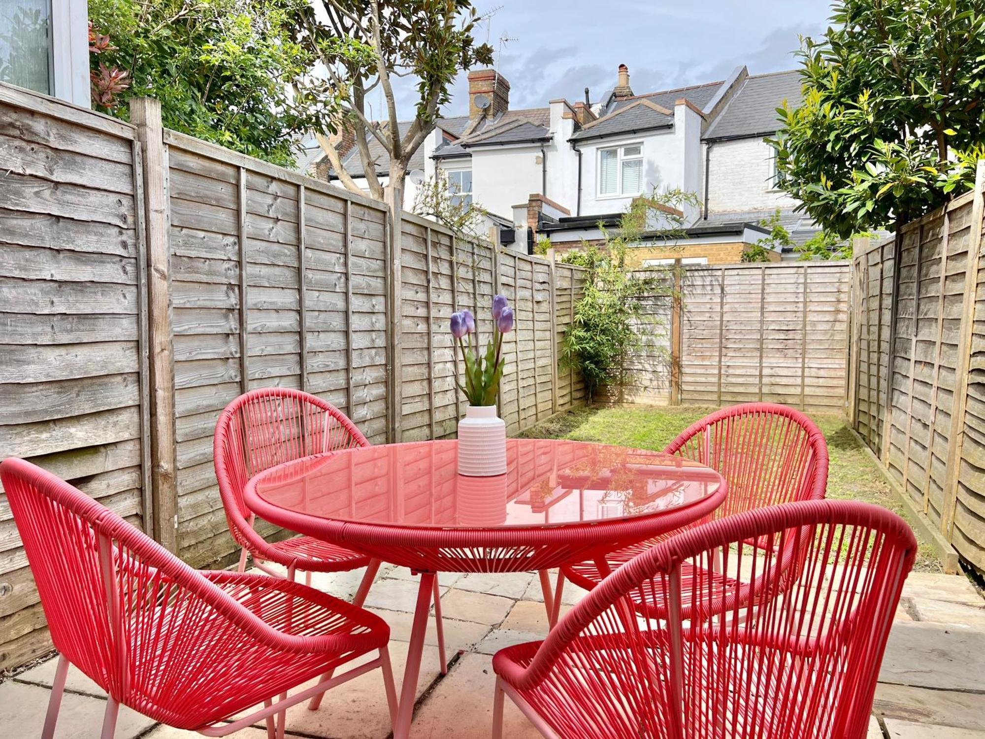 Charming Central Windsor 2 Bed Cottage Free Residents Parking And Private Garden Legoland Ascot Windsor Castle Thorpe Park Heathrow Airport Luaran gambar