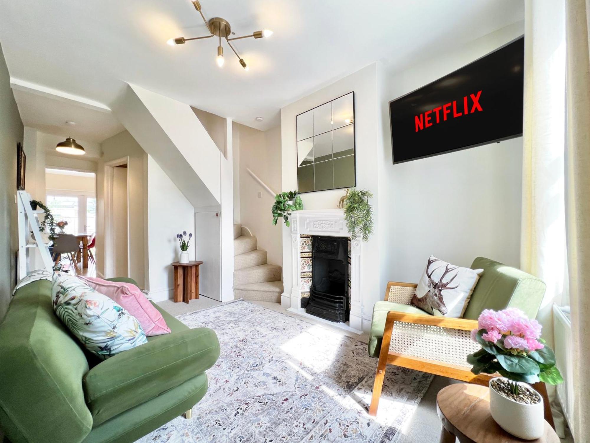 Charming Central Windsor 2 Bed Cottage Free Residents Parking And Private Garden Legoland Ascot Windsor Castle Thorpe Park Heathrow Airport Luaran gambar